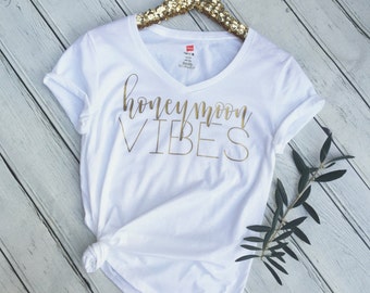Honeymoon Shirt, Newlywed Shirt, Mrs Shirt, Honeymoon Vibes, Newlyweds, Honeymoon, Bride Gift, Just Married Shirt, Honeymooning