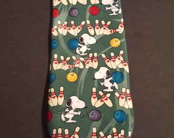 Vintage Peanuts Snoopy Bowling necktie 1990s