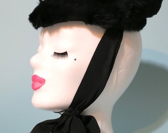 Glamourous vintage 1940s black fur tilt topper hat - 40s tilt hat with gold detail