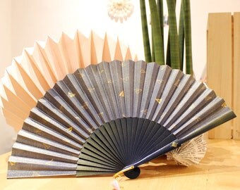 Hand fan golden paperplane - 23cm