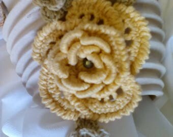 Crochet necklace, crochet jewelry, crochet flower necklace