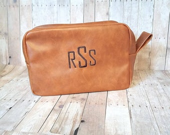 Monogrammed Dopp Bag, Monogram Groomsmen Gift, Monogram Fathers Day Gift, Personalized Toiletry Bag, Personalized Shaving Kit, Best Man Gift