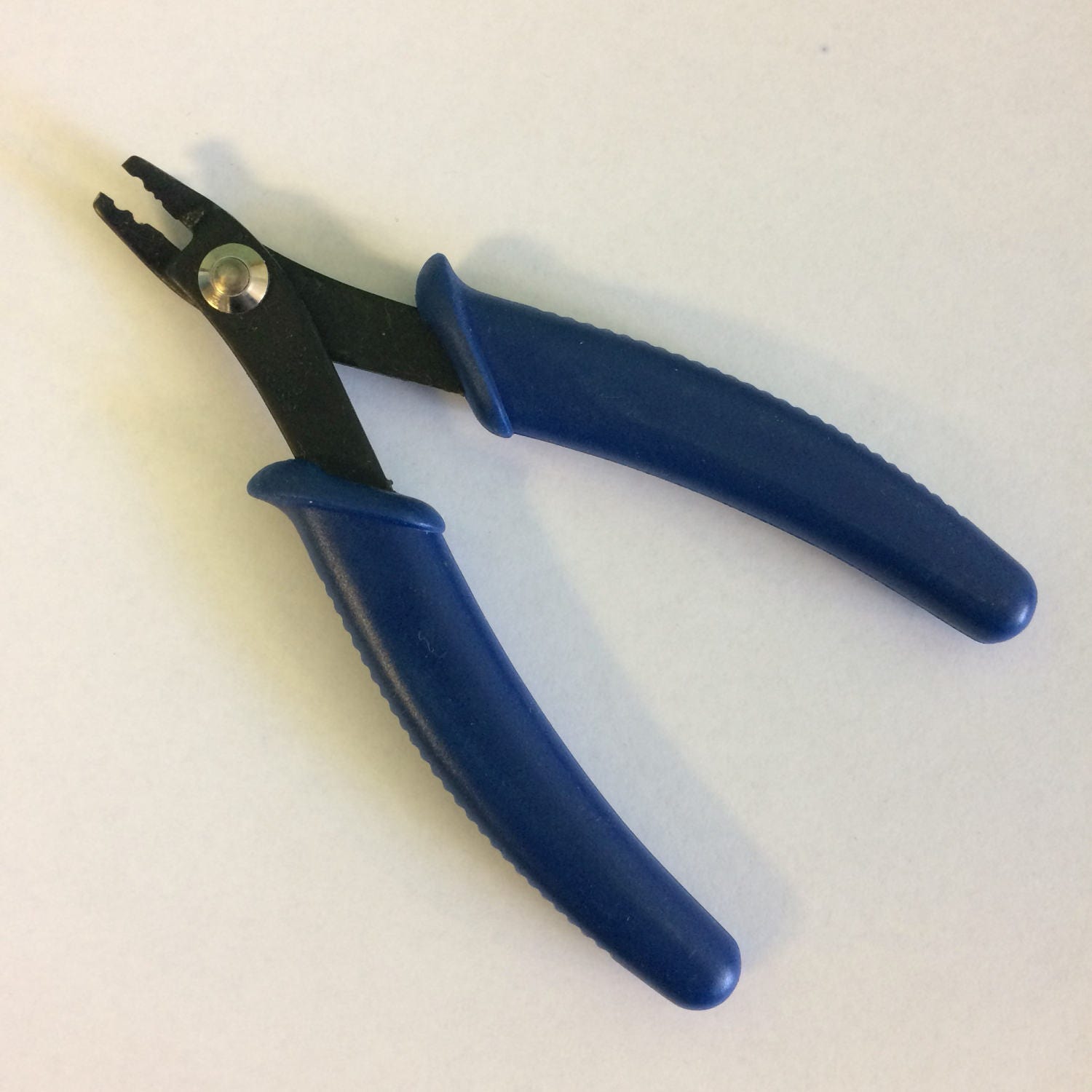Bead Crimping Pliers from AnniePants on Etsy Studio
