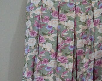 Vintage 80s 90s pastel floral pleated high waist shorts