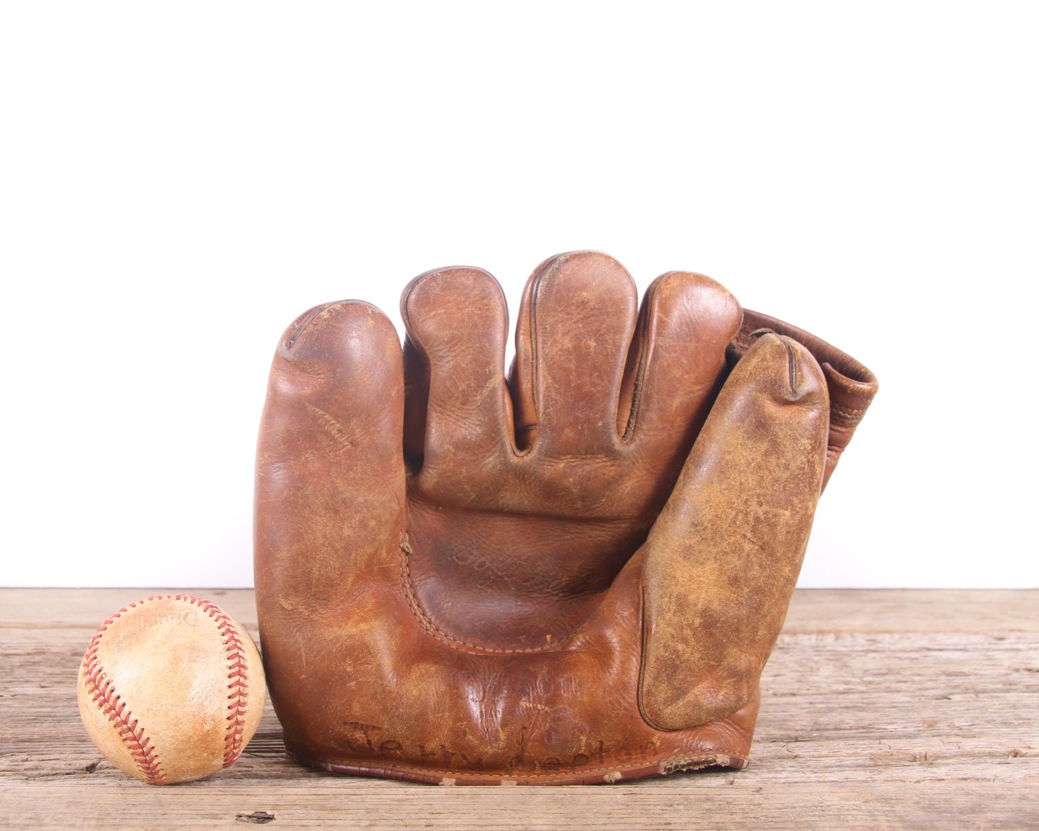 old-vintage-leather-baseball-glove-wilson-left-handed-baseball-glove