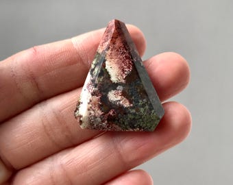 Beautiful Natural Moss Agate Stone 26 x 33 mm