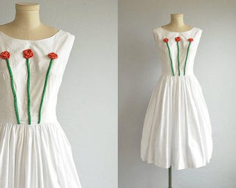 Vintage 60s Dress / 1960s Applique Cotton Sundress / White Summer Dress with Red Flower Applique