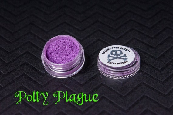 Polly Plague - vegan purple eyeshadow with green iridescence