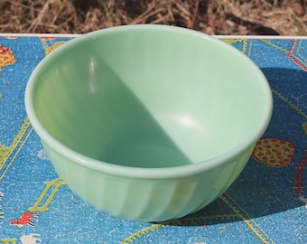 Fabulous Vintage Jadeite Swirl Mixing Bowl by Fire King