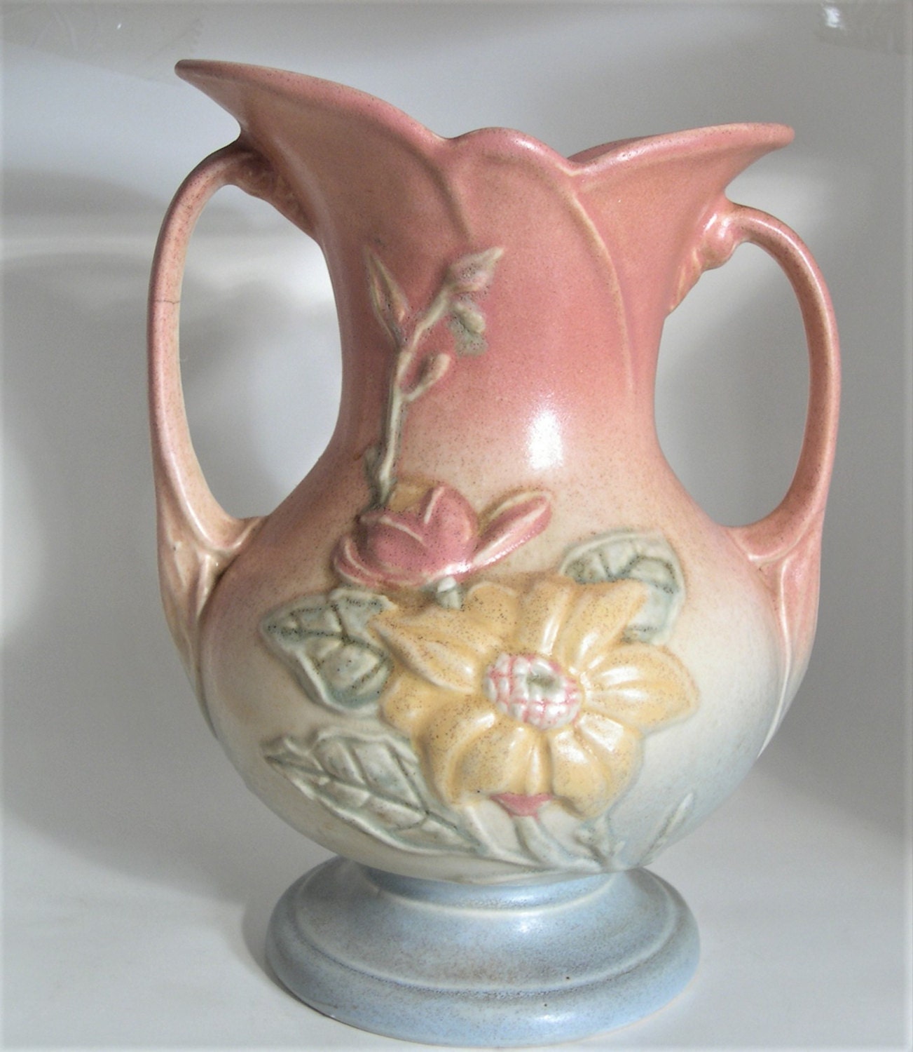 1940's Vintage Hull Pottery Vase Magnolia pastel pink blue