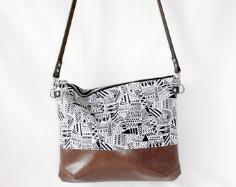 Pattern Crossdiv bag with leather handles