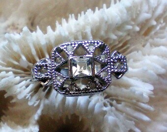 Silver tone CZ Ring – Size 7 - 5291