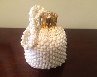 1960s White Straw Beaded Accordian Purse