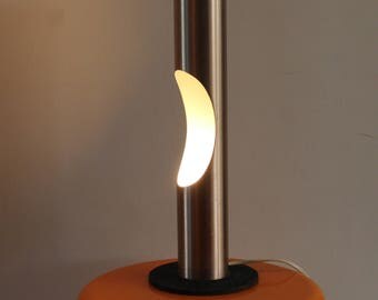 Great 1970s vintage FUGA Table Lamp Light Minimalistic Design by Maija Liisa Komulainen for Raak Amsterdam Space Age Brushed Aluminum Tube