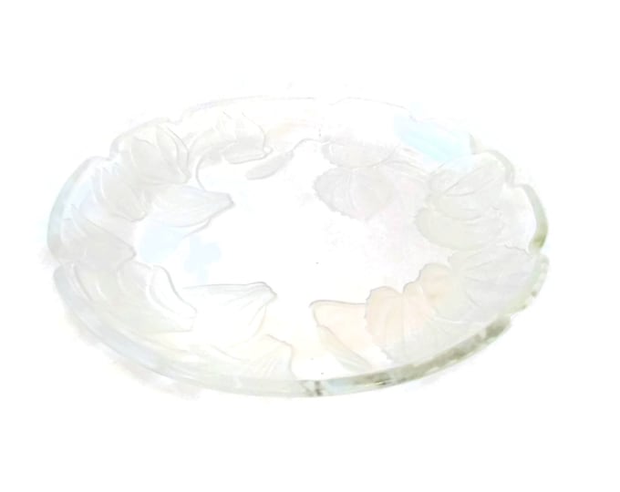 Beautiful Crystal Platter Frosted Floral Texture Leaf / Round Serving Plate / Floral Pattern with Frosted Glass Leaves Teen