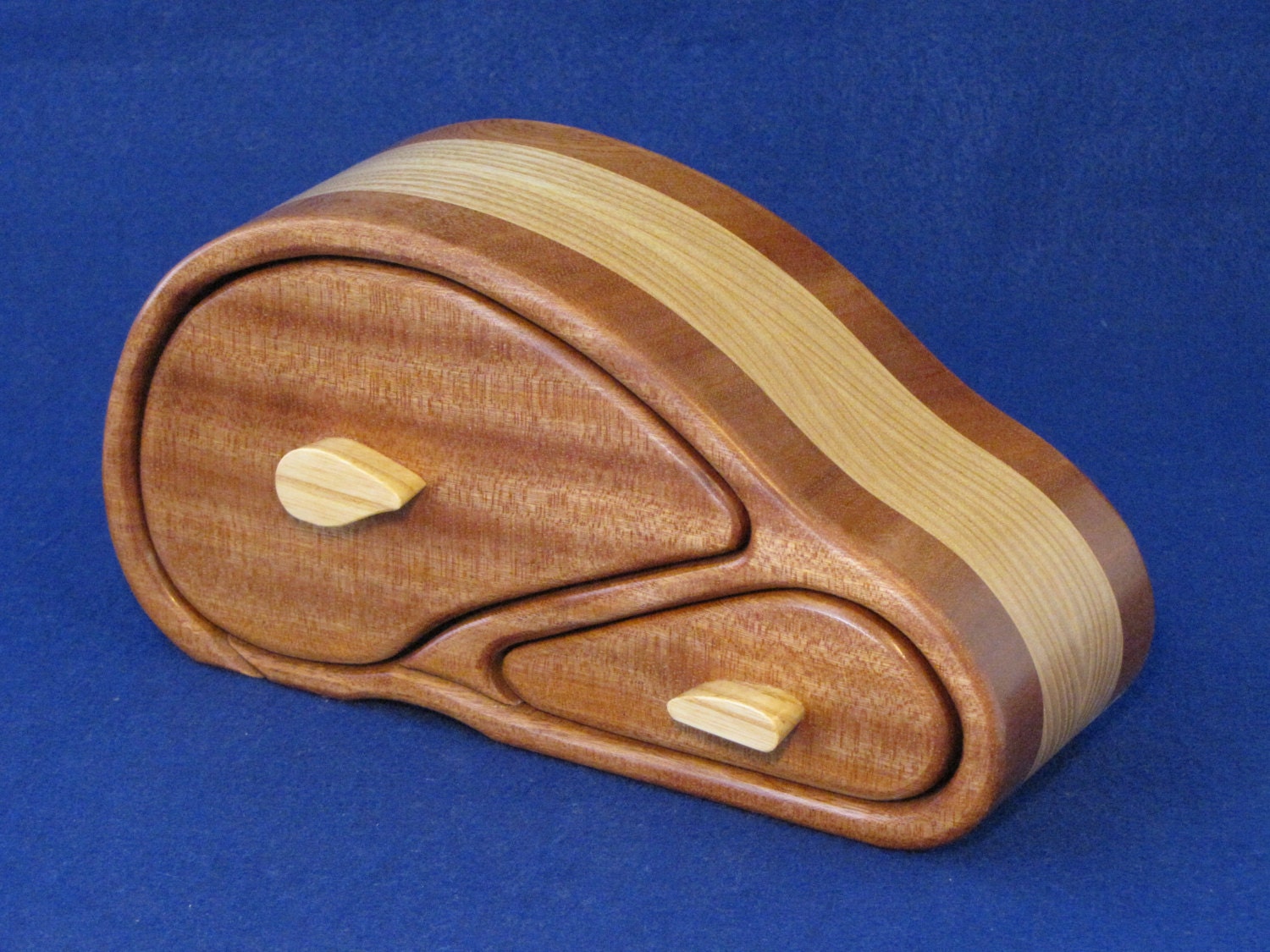 Custom Bandsaw Jewelry Box For Both Large And Small Jewelry