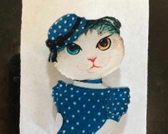 Elegant polka dot victorian beret tabby cat lady polka dot brooch 1970s