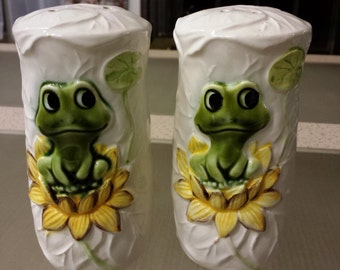 Vintage Ceramic Frog Salt and Pepper Shaker set Sears Roebuck 1978