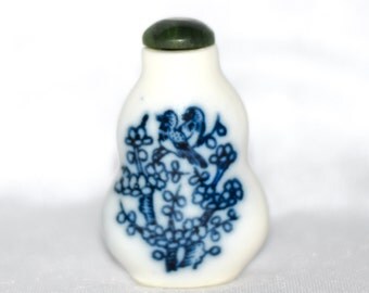 Chinese Blue and White Snuff Bottle