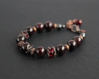 Woman garnet jewelry Love gift bracelet Red garnet beaded bracelet Garnet chakra Elegant gemstone bracelet Garnet birthday Burgundy jewelry