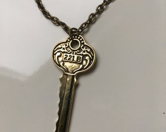 Sherlock Holmes "key room 221B" necklace gold