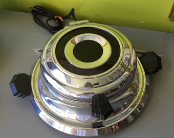 Vintage Art Deco Waffle Maker