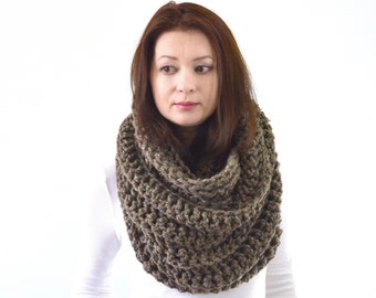Chunky Infinity Scarf | The Dresden