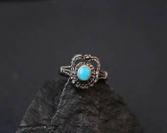 Navajo Turquoise Ring, Small Turquoise Native American Ring, Southwestern Style, Vintage Turquoise Jewelry, Native American Turquoise