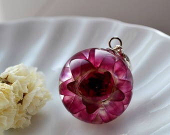 Resin Jewelry - Natural jewelry Botanical pendant Gelihrizum resin dried flowers Red pendant Resin Red Necklace Autumn gifts