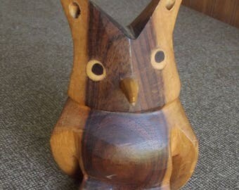 Vintage Folk Art Wood owl Statue / Figurine / Bird / Animal / Home Decor / wood / rustic / Primitive / decor / carved
