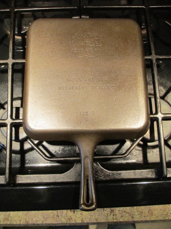 Vintage Wagner Ware Bacon and Egg Breakfast Skillet Cast Iron