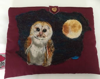 Luxury padded iPad case, featuring original artwork barn owl
