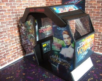 STAR TREK VOYAGER Miniature Arcade Machine Model - 1/12th Scale
