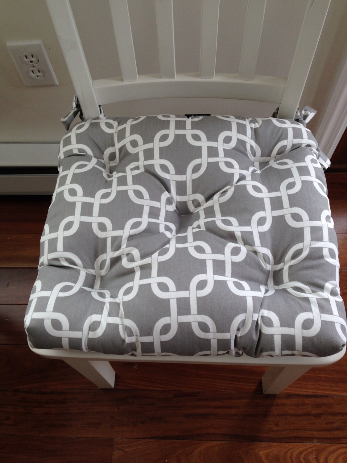 Grey And White Gotcha Chain Link Tufted Bench Cushion Or