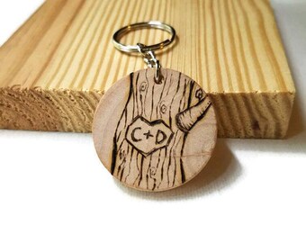 Personalized couples keychain, couples gift, gift for boyfriend, gift for girlfriend, custom couples gift, anniversary keychain, wood gift