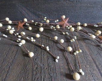 5 Feet Cream Primtive Ivory Wispy Mixed Pip Berry Garland with Rusty Stars 60 inches