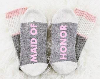 Wine Socks, If You Can Read This Bring Me Wine Socks, Maid Of Honor Socks, Maid of Honor Gift, Photography Prop, bridal photoshoot