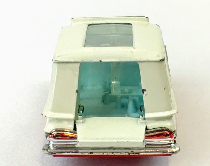 Vintage Corgi Toys Chevrolet Impala Kennel Service Wagon #486 Diecast Toy Car