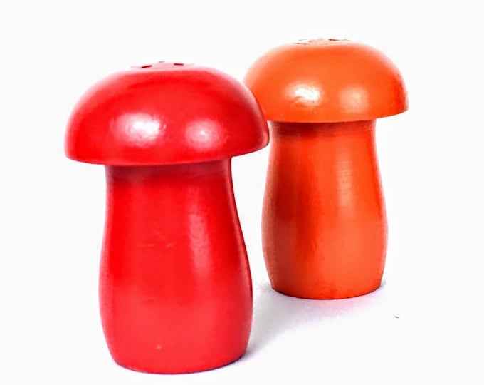 Vintage Mushroom Dish | Mushroom Salt and Pepper Shakers | California Pottery