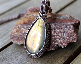 Labradorite and Copper Pendant / Wire Wrapped Jewelry / Labradorite Jewelry / Wire Wrapped Pendant / Copper Jewelry / Copper Pendant
