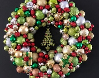 Christmas Ball Wreath with Christmas Tree