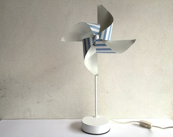 Pinwheel table lamp designed by Avant de dormir firm in Milan, white and blue stripes, made in Italy, with mark, 80s, one of a kind