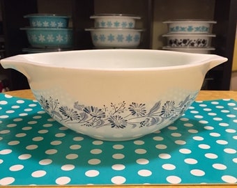 Pyrex Colonial Mist 443 Cinderella Mixing Bowl