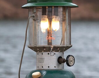 1965 Vintage Coleman 220F Two Mantle Lantern
