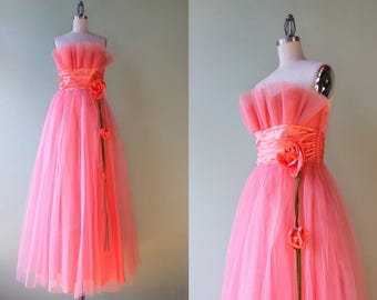1950s Dress / Vintage 50s Tulle Party Dress / 1950s Strapless Tulle Floral Satin Formal Dress small S