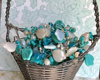 2 Vintage Glass Bouquet,Wired Glass Flower Drops,Glass Flower Bouquet,Aqua Flowers and leaves,Embellishment flower Cluster Jewelry. #464A