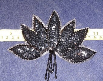 6x5" Lotus Applique Black