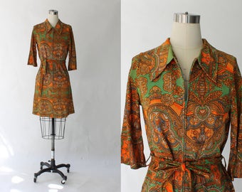 SALE // 1960s Paisley Print Belted Dress // 60s Vintage Short Half Sleeve Zip Up Dress // Medium