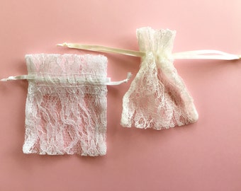 Wedding Favor Bags, Lace Fabric Bags, Lace Drawstring Ivory Favor Bags, White Lace Wedding Favor Bags, Lace Favor Bags, white Lace Bag