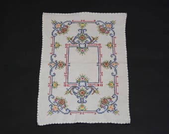 Vintage Hand Embroidered Floral Placemats, Set of 2 (E8395)